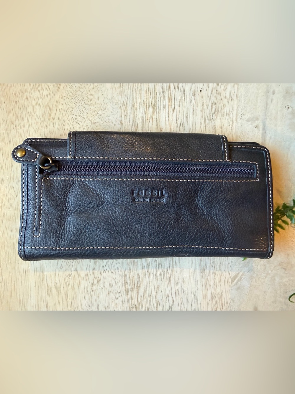 FOSSIL brand black washed leather tab wallet Never Used, vintage brass studs - Picture 6 of 7